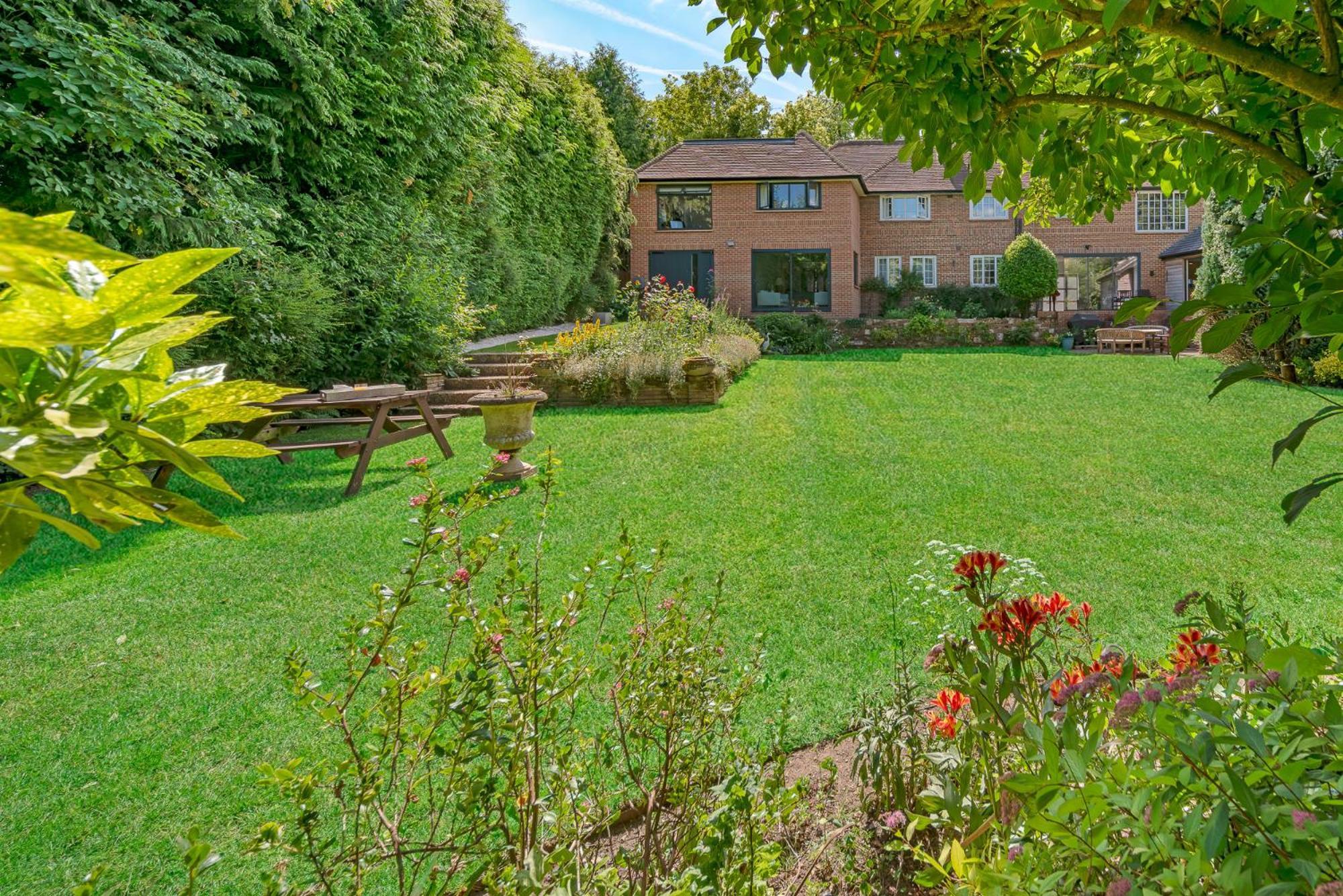 Westleigh Hotel Ashtead Buitenkant foto