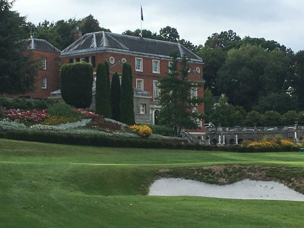 Westleigh Hotel Ashtead Buitenkant foto