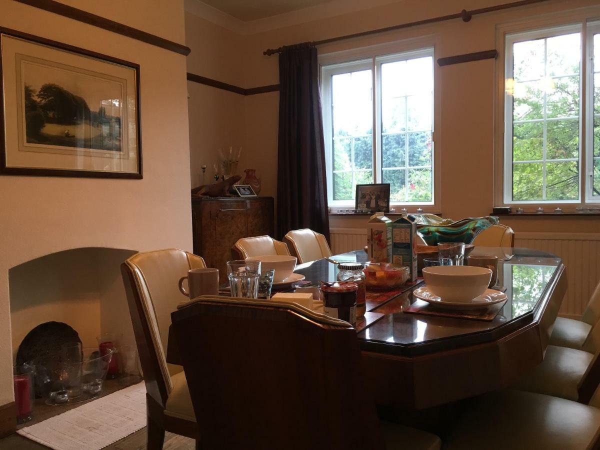 Westleigh Hotel Ashtead Buitenkant foto